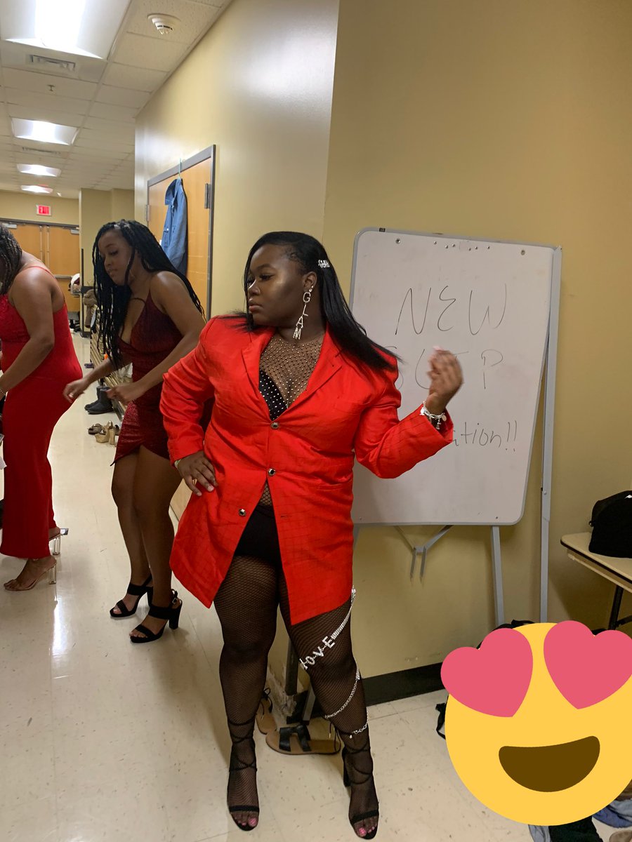 CryptWendy_'s tweet photo. So I did my first fashion show todayπ #PLUSFASHIONSHOW @PlusTakeover_PV https://t.co/seHVh4md2R