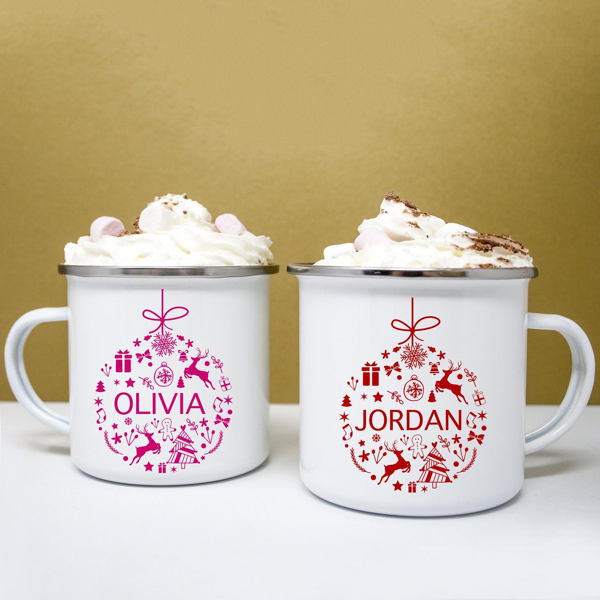 MagnetUK's tweet photo. #FreebieFriday is here 🙌 We're giving you the chance to WIN these Personalised Christmas Mugs by @TheGiftyRoom. To be in with a chance, make sure you FOLLOW us and tell us who you'd cosy up with to share this prize with. ☕️❄️

#Giveaway #Comp #Winter https://t.co/PmjhiAj4kK