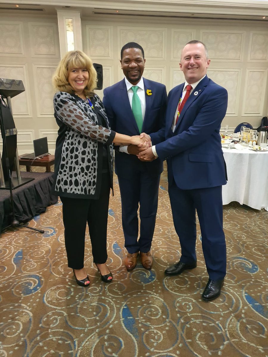 AAKNet's tweet image. Astrid Schomaker, the Director of EU global Sustainable development,Minister of Environment Gabon and Dr @RichardMunang after a successful LEDs meeting during the #AMCEN morning session meeting for a sustainable development pathway for #Africa . #InnovativeVolunteerism