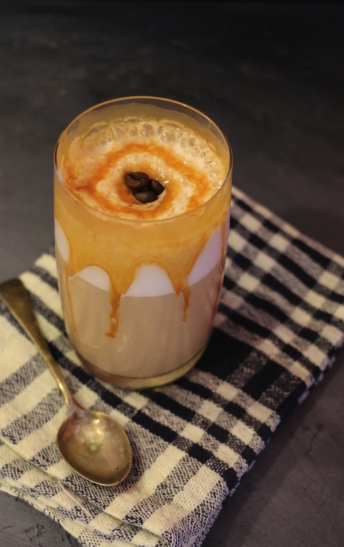 ToroChurro's tweet photo. Our #CaramelJavaChip for a fresh start to your day with all its sunshiny goodness! With it buy yourself a few blissful minutes of #MeTime!

#ToroChurro https://t.co/nyhvOYKmZD