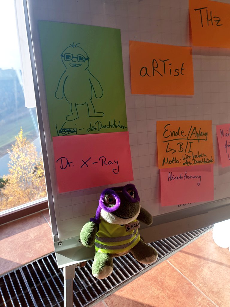FrSusanna1's tweet photo. #Designtinking kann @MfredBa !
Beim #prototyping schlüpft er zur Unterstützung auch mal in eine neue Rolle. https://t.co/NhxftRSydc