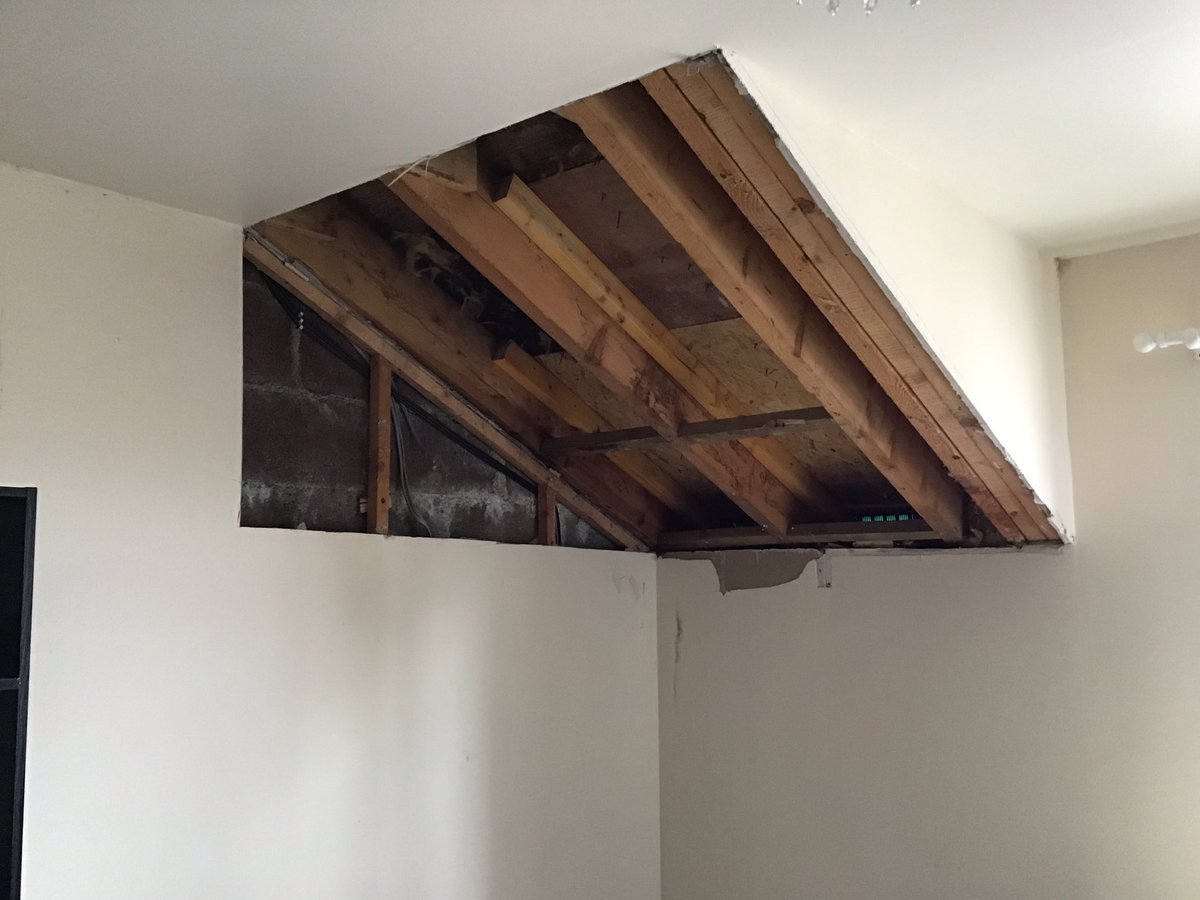 JoannaPhillimo1's tweet image. I would be so delighted to win the paintbrush set.  I had part of my living room ceiling removed due to a water leak.  Now it is all fixed, it needs painted and I will be looking all smart again!  #ProDecit