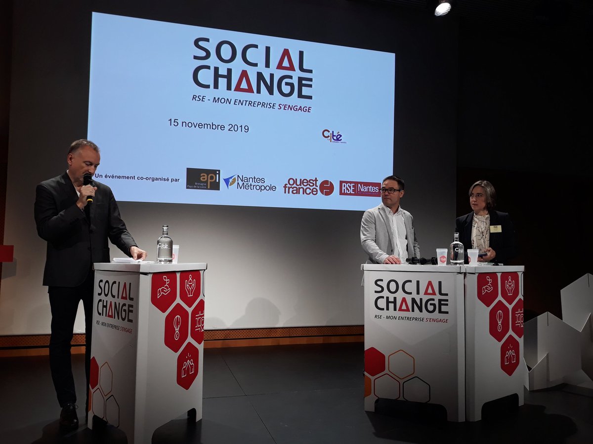 LaurentGRANSON's tweet photo. #socialchange2019 Ludovic BOUGO une entreprise de peinture de décoration engagée #RSE un #savoirfaire  Artisanal #artisan #cmarpdl #cma44. Une marque propre de peinture " Les Talentueuses" made in France. Réduction des déchets Qualité de vie au travail https://t.co/Q43f3BgbP6