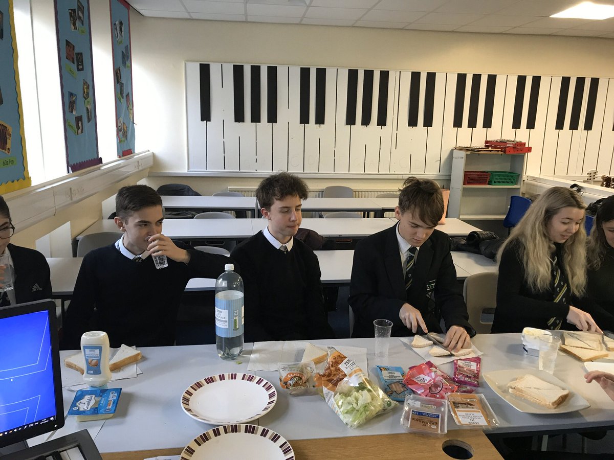 My N5 class making sandwiches to help them understand different structures of music! 🥪 🌭 #N5 #binary #ternary #rondo