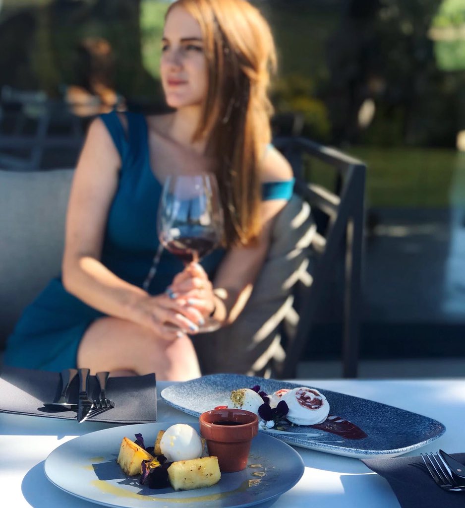 the_wine_fox's tweet photo. Kaleidoscope lunch at Louisvale by Executive Chef Kirstie du Toit. Louisvale delivers a peaceful lunguid lunch experience with a menu that is forever changing with the seasons ☀️🍂🌧🌷✨👌🏼 #louisvale #stellenboschwineroute #stellenboschrestaurant #capewinelands https://t.co/8U2HKjnX2l