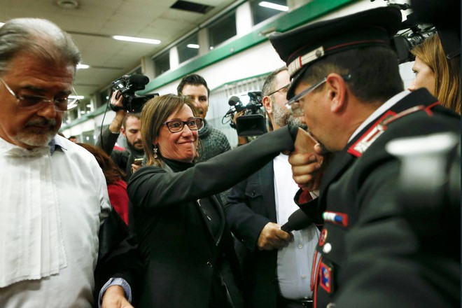 leehooni's tweet photo. Two officers have been sentenced to 12 years for killing her brother. This shot after the sentence is Italy that I love.

https://t.co/4jCNJwpSfr https://t.co/We6g4uMDKu