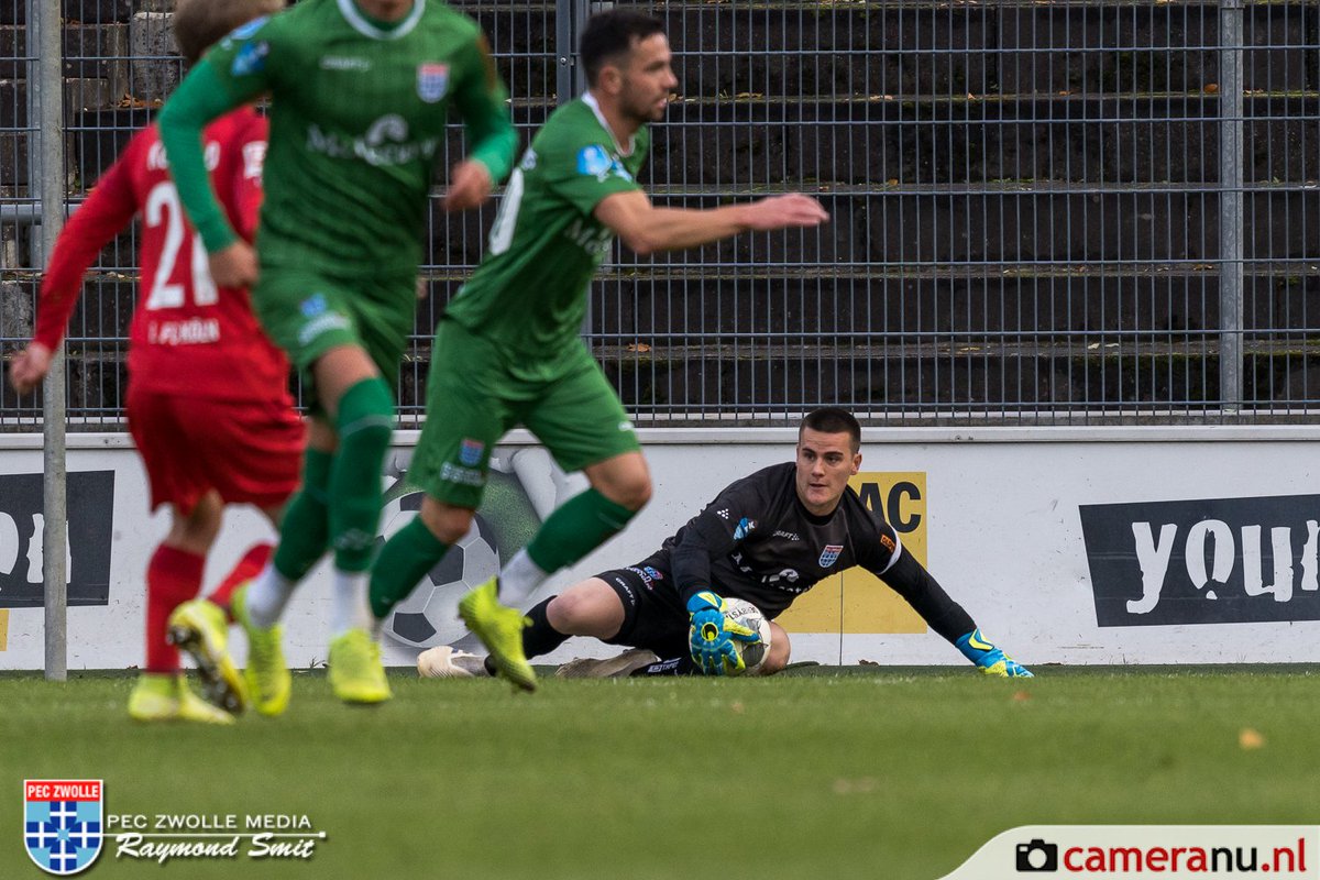PECZwolle's tweet photo. PEC Zwolle speelde donderdagmiddag het oefenduel bij Bundesliga-club 1. FC Köln met 0-0 gelijk. Bekijk hier de samenvatting en het fotoverslag: https://t.co/CtnT9734BP #koepec #peczwolle https://t.co/u3ebiw4HCy
