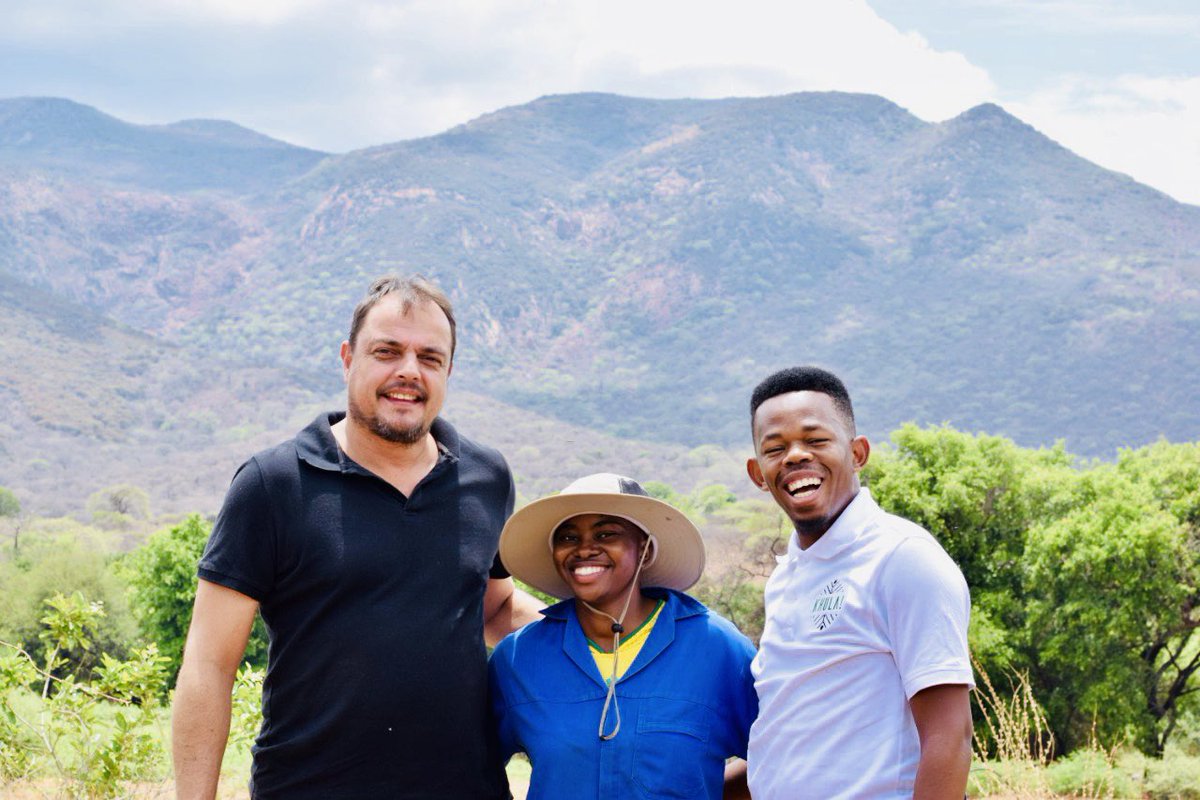 khulaecosystem's tweet photo. Our agronomist is out and about across the country, making new friendships and strengthening old ones #khulaapp https://t.co/BPfBMELCyV