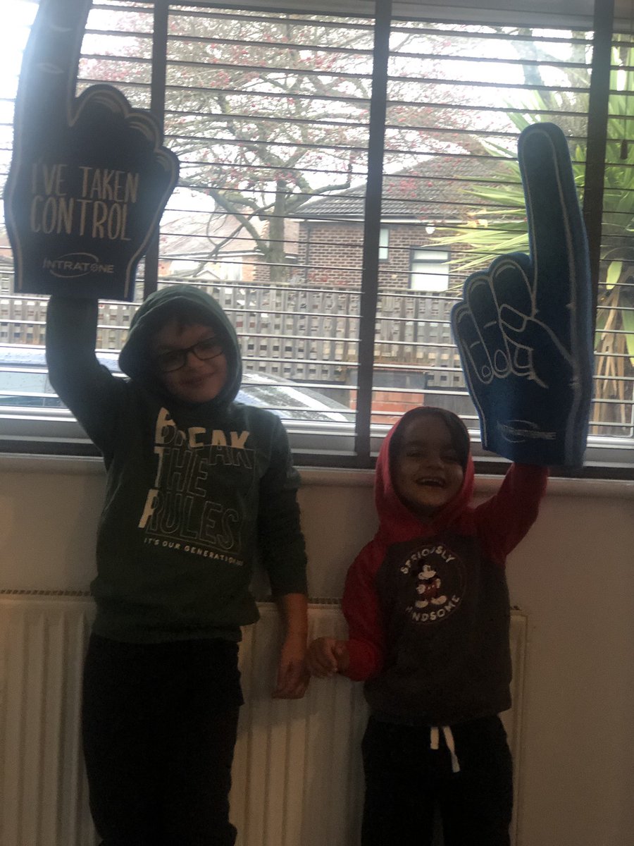 Thanks for the foam hands @IntratoneJack @intratone from yesterday’s @homesfornorth conference - made these two’s morning! #H4NConf19 @ShabanaTayab @NorthHousing
