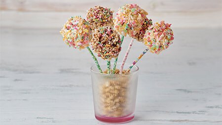 ট ইট র ケロッグ 材料 マシュマロ 6 個 チョコクリスピー 15g カラースプレー 4ｇ アラザン 4ｇ ホワイトチョコ 10 15g ミルクチョコ 10 15g 作り方 チョコクリスピー カラースプレー アラザンを合わせる ホワイト ミルクチョコを湯煎して溶かす