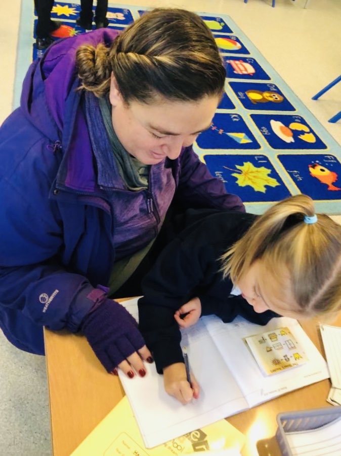 KaizenPrimary's tweet photo. One of our amazing pupils this morning wouldn’t let her Mum go home until she had read her the whole story. Talk for Writing is having a huge impact. @eko_trust #talkforwriting https://t.co/uQaqJqOjMf
