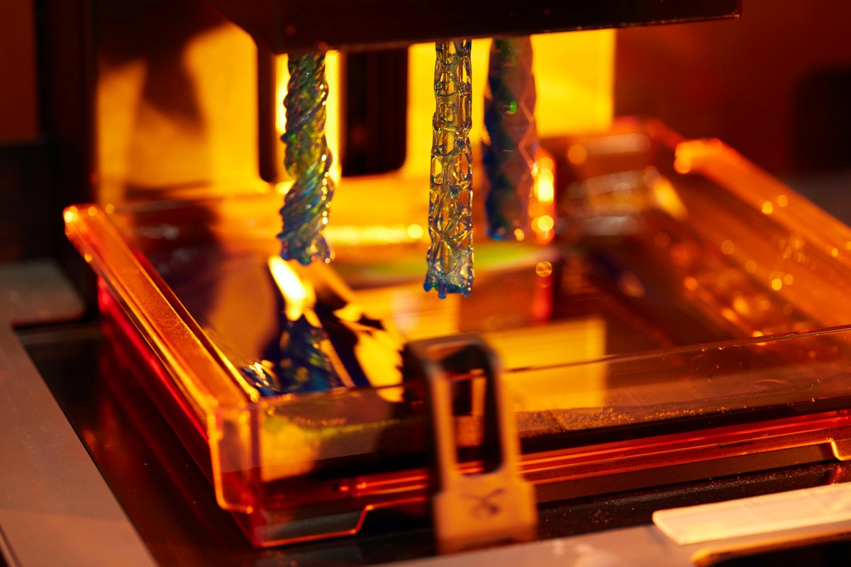 formlabs's tweet photo. @Gillette @NASA Each handle is printed at @Gillette’s Boston headquarters using Formlabs #3Dprinters. Learn more about #RazorMaker at https://t.co/d9ToBsXtEY https://t.co/LyRz9CvksC