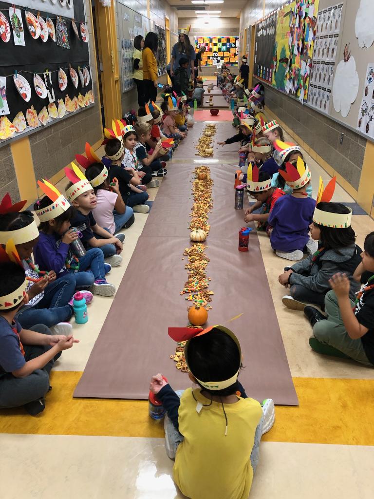 LasLomas_Lions's tweet photo. I love the sight of these Las Lomas kindergartners sharing a feast this morning. @tickled2teach @KinderBaconBits https://t.co/sTXdPVKbcb