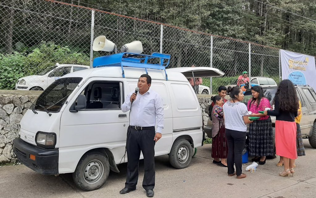 norcentral's tweet photo. El pasado 9 de Noviembre, jóvenes y miembros de la directiva de la JNI del Distrito Nazareno Verapaz del Norte, brindaron almuerzos a las personas que estaban en los alrededores del hospital. 

Foto y fuente: Andy Hernández https://t.co/TIEtbdXCpV