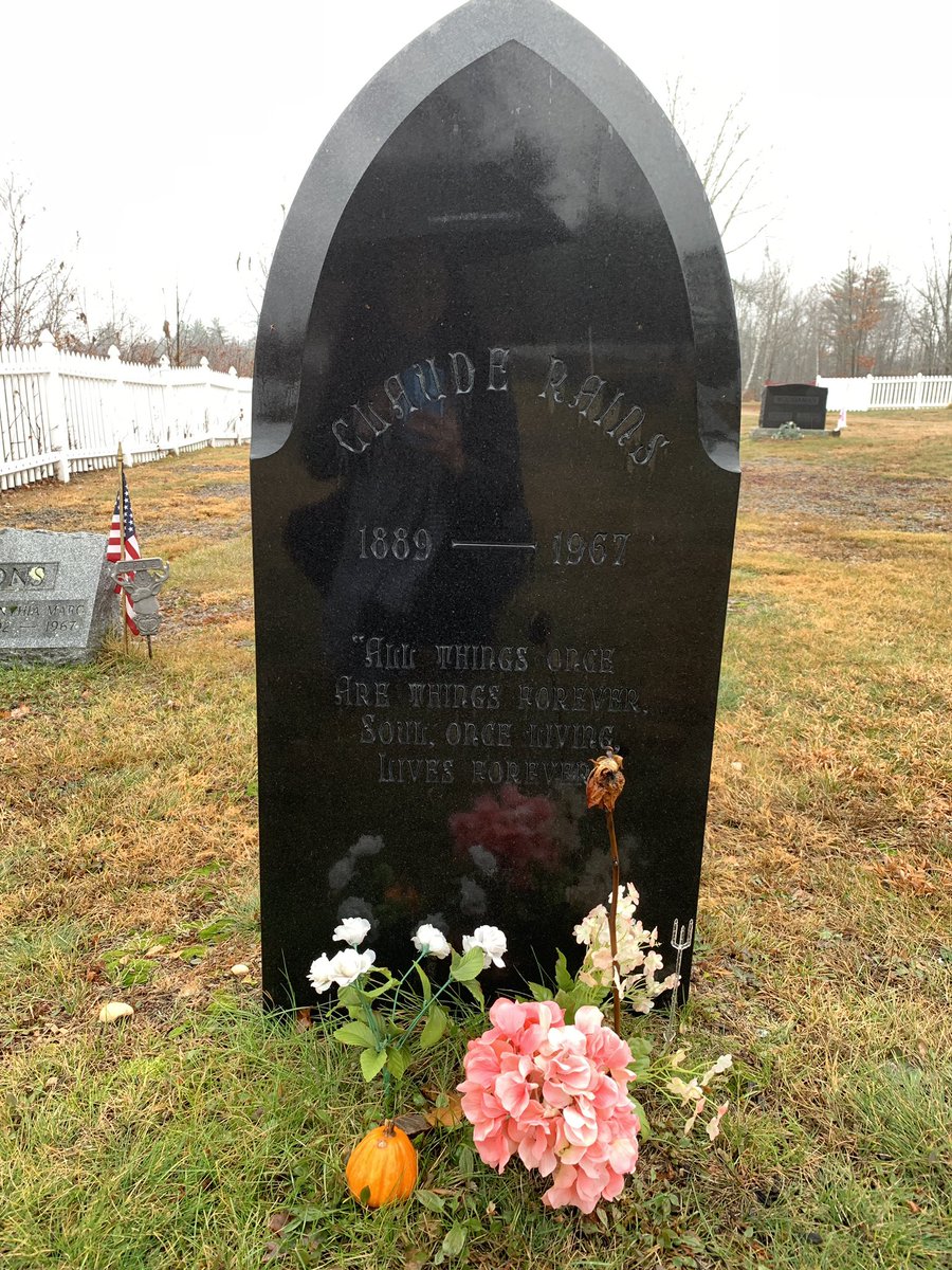 Paying my respects to Claude Rains.