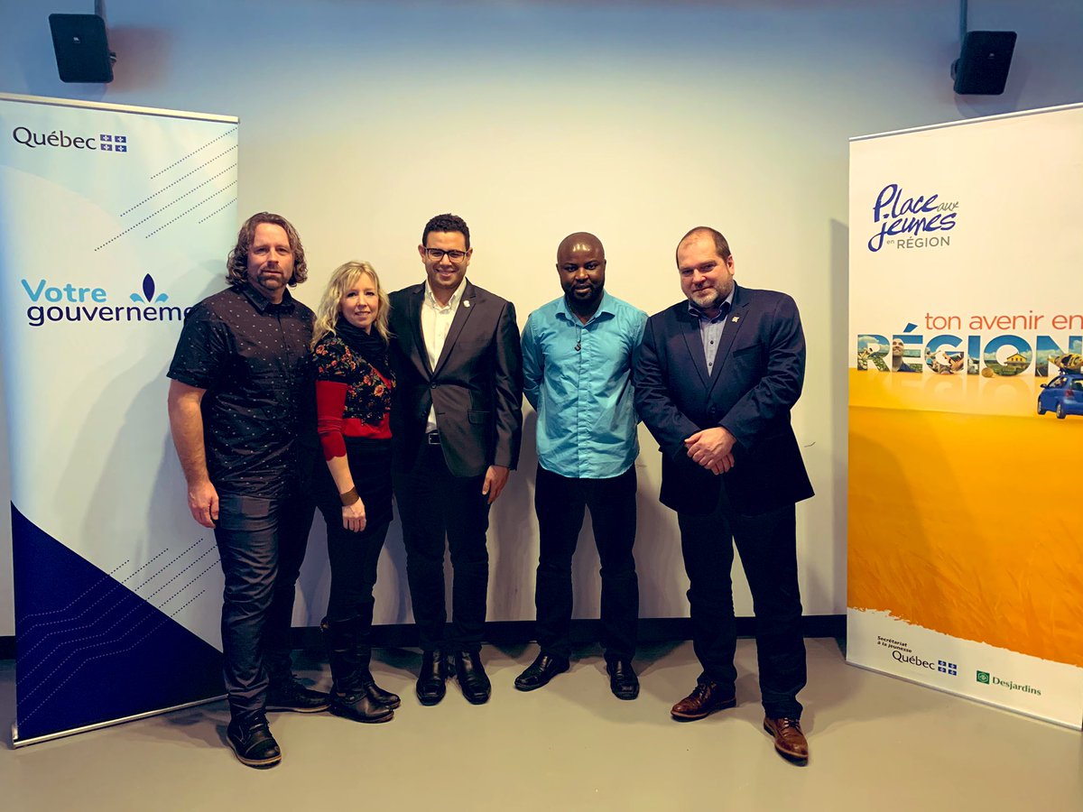 2.4 millions pour le retour des jeunes au Bas-Saint-Laurent via <a href="/PAJenregion/">Place aux jeunes</a> et ouverture des Journées de la Jeunesse à Rimouski avec près d’une centaine de participants. Merci pour vos idées et votre passion! <a href="/MeganneMelancon/">Méganne Perry Mélançon</a> <a href="/HLeBelRimouski/">Harold LeBel</a> <a href="/SAJ_Qc/">Secrétariat à la jeunesse</a>  #polqc #assnat