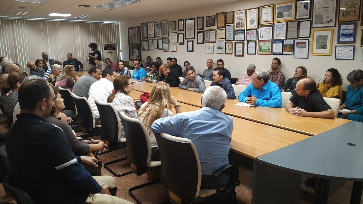 Vicerrectora Primera de la <a href="/CujaeRedSocial/">Universidad Tecnológica de La Habana</a> presenta la Universidad y explica elementos fundamentales de su proyección como Universidad Tecnológica de La Habana #SomosCuba #SomosContinuidad #VamosPorMás <a href="/DiazCanelB/">Miguel Díaz-Canel Bermúdez</a> <a href="/DrRobertoMOjeda/">Dr. Roberto Morales Ojeda</a> @WalterBG_uci <a href="/modesto_gc/">Modesto Ricardo Gómez Crespo</a> @silvanouci <a href="/DanhizDP/">Danhiz Díaz Pereira</a>