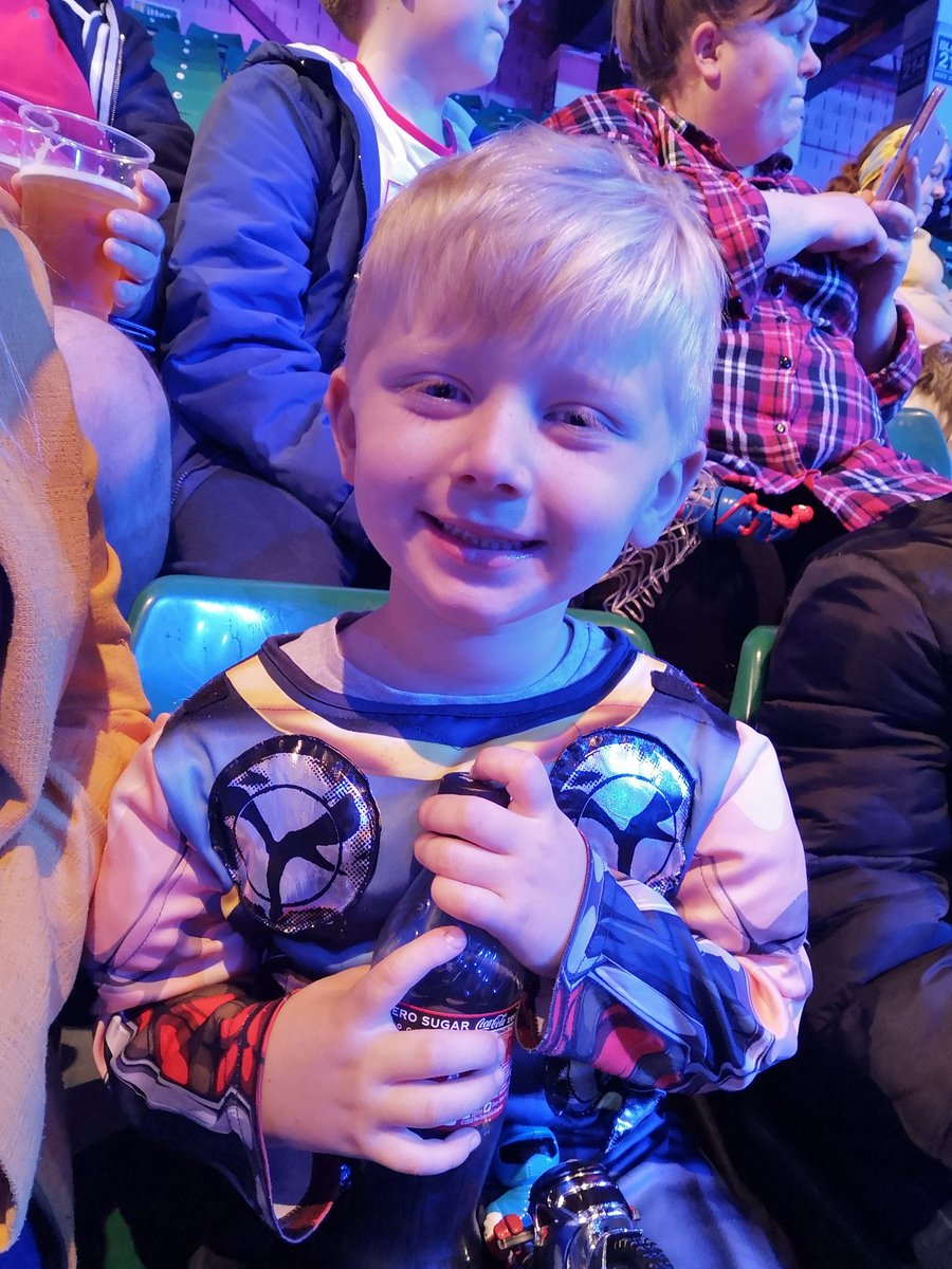 beccascott1984's tweet photo. #MARVELUNIVERSELIVE https://t.co/q4cMDYqTXP