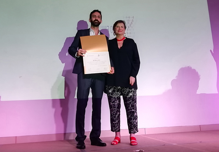 APICyT's tweet photo. Federico Ariel, un biólogo vegetal de 36 años que busca desarrollar nuevas estrategias de agricultura sustentable, ganó el Premio Fima Leloir 2019 “A la Excelencia Científica de Jóvenes Investigadores”. https://t.co/Ybi9RMknIE