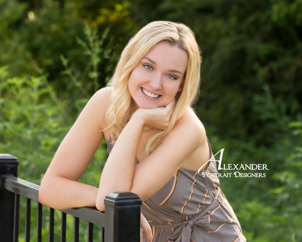 Alexander_pics's tweet photo. Book your SR. Session for the week of Thanksgiving while you are out of school.  Save 50% off all SR sessions.  Only
8 sessions available.  
Text me at 682-206-6756 #seniorphotographer #seniorpics #senioryear #seniorphotography #grad #mansfieldtx #mansfield #classof2020 https://t.co/tuQ1dWkFQo