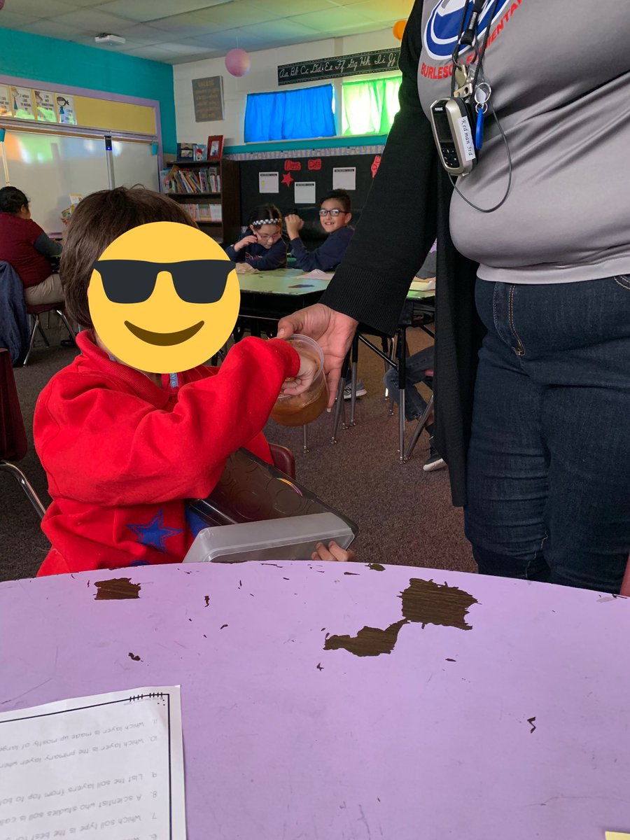 3rdgradeRedman's tweet photo. @BurlesonECISD @3rdgradeRedman types of soil for Science today with real soil examples. https://t.co/dMusPJqlns
