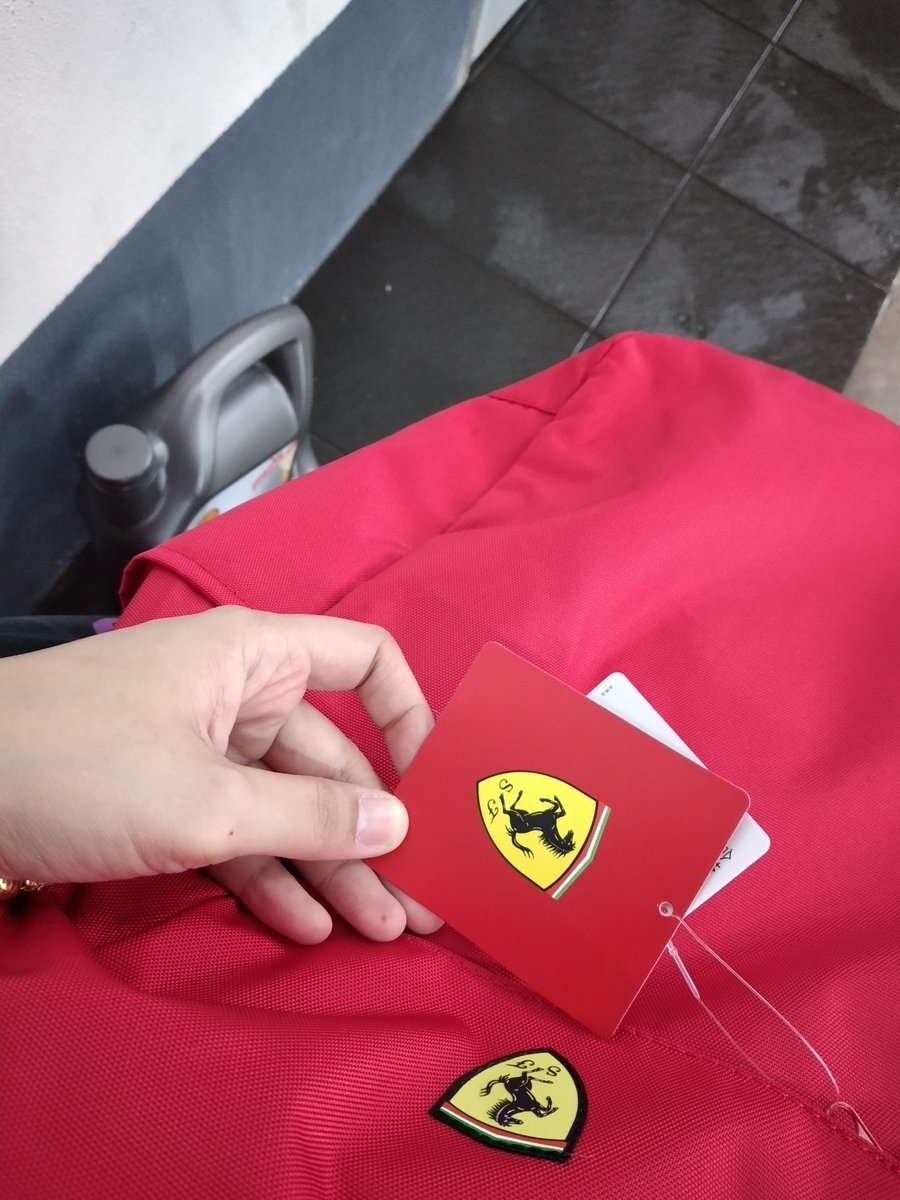 jannahtesl's tweet image. Beli minyak hitam free beg Ferrari. Lepas ni my Iriz jadi Ferrari. #ShellPower