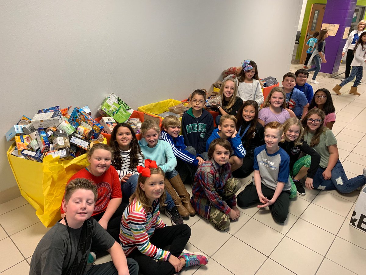 sjthompson22's tweet photo. So #MISDProud of our Mt Peak kiddos! We collected 1,500 cans of food for Manna House. @MtPeak_Elem https://t.co/w0O31tKoCL