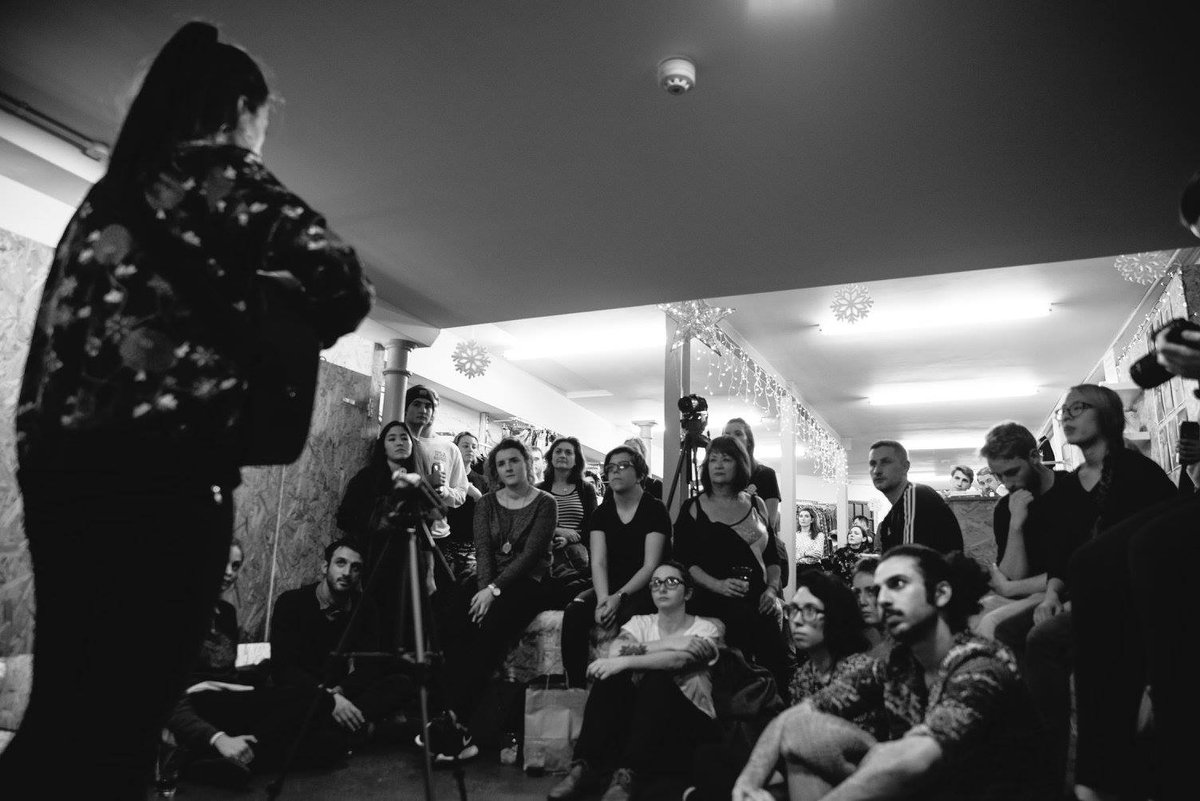 Here to tell you how wonderful <a href="/SorchaRichardsn/">Sorcha Richardson</a> album is. What a beaut of a debut and a sold out headliner under the belt. Guwan (our fav) gal 💕 Here's us 3 years ago in <a href="/shopninecrows/">Nine Crows</a>  Link to listen : factionrecords.lnk.to/SRFirstPrizeBr…