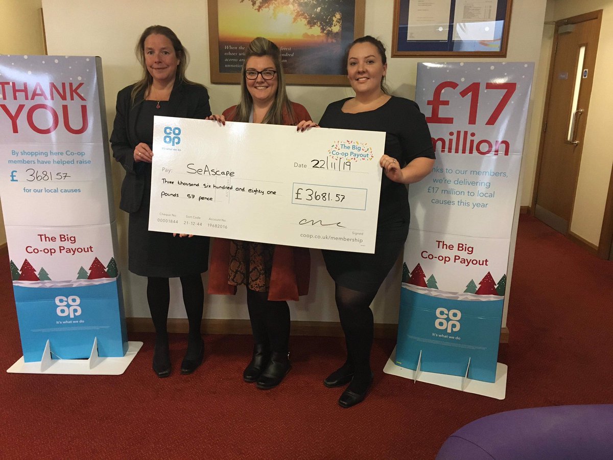 @CoopFuneralcare giving out another celebration cheque for a great local cause @SeAscapeCEO @TCFFleming