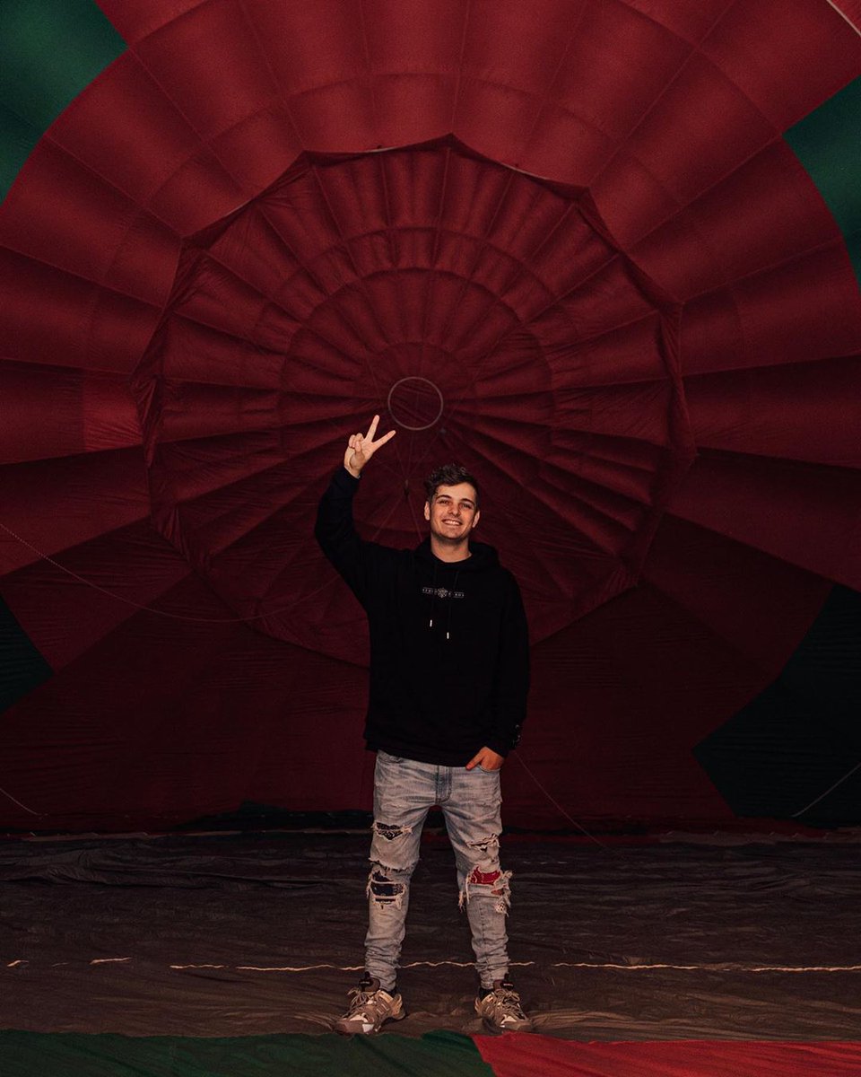 MartinGarrix's tweet photo. 🎈 https://t.co/fGXdSVSIF3