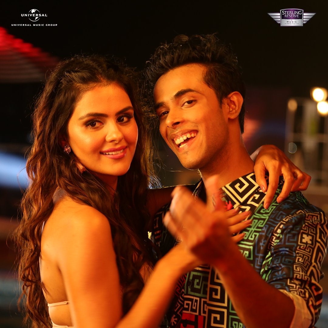ProjectSterling's tweet photo. Kickstart your weekend with @Singer_Shaan and @Mustafa_Rk31 straight from the 🎥 of #MainSachBolda on the #SterlingReserveMusicProject https://t.co/K3utiZ3pE1