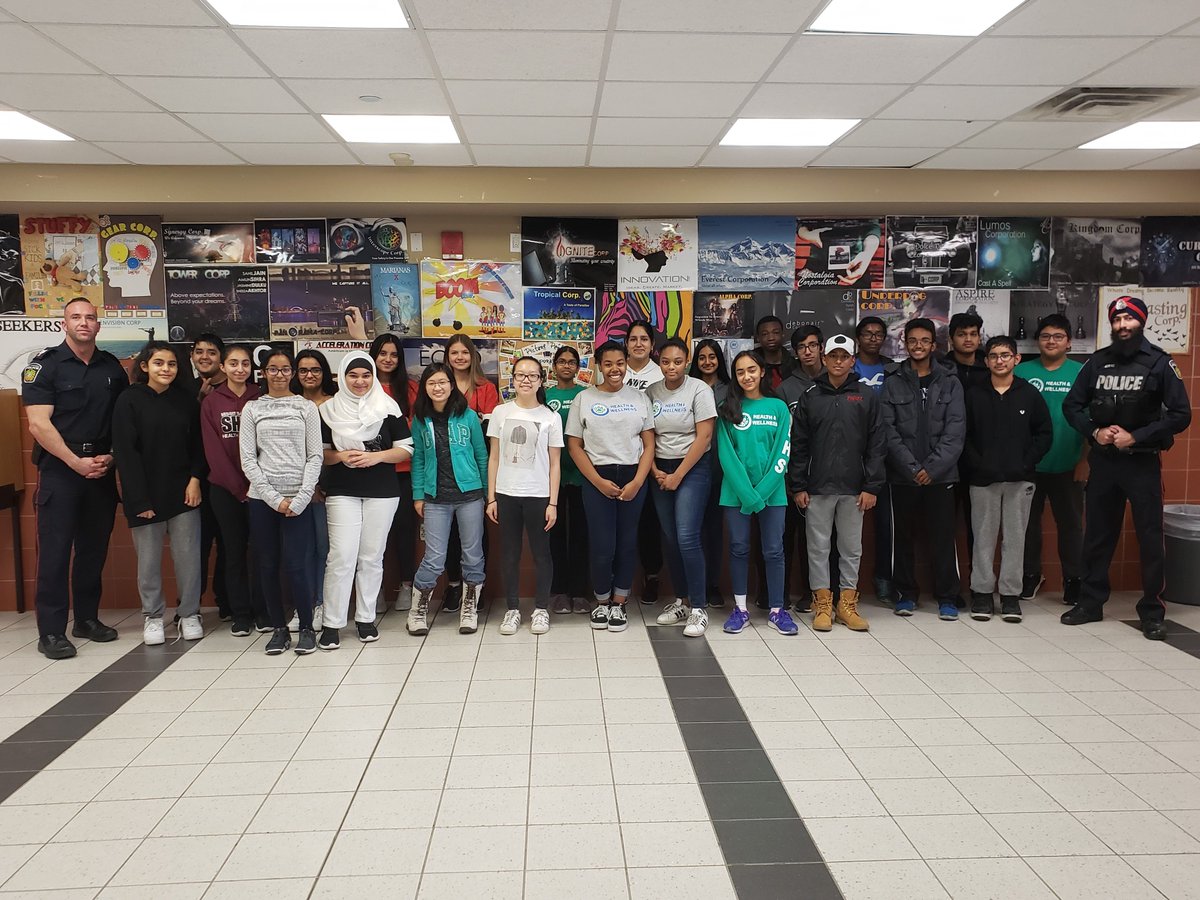 MrBell247's tweet photo. @PeelRecruiting @PeelPolice Thank you to Cadet Jashanjot Gill &amp; Detective Constable Jean-Luc Perreault for sharing about health &amp; wellness as a police officer with our @MississaugaSS @MSS_H_W EHS students yesterday. We appreciate everything you do to keep our community safe! https://t.co/Jm1R8ldRIT