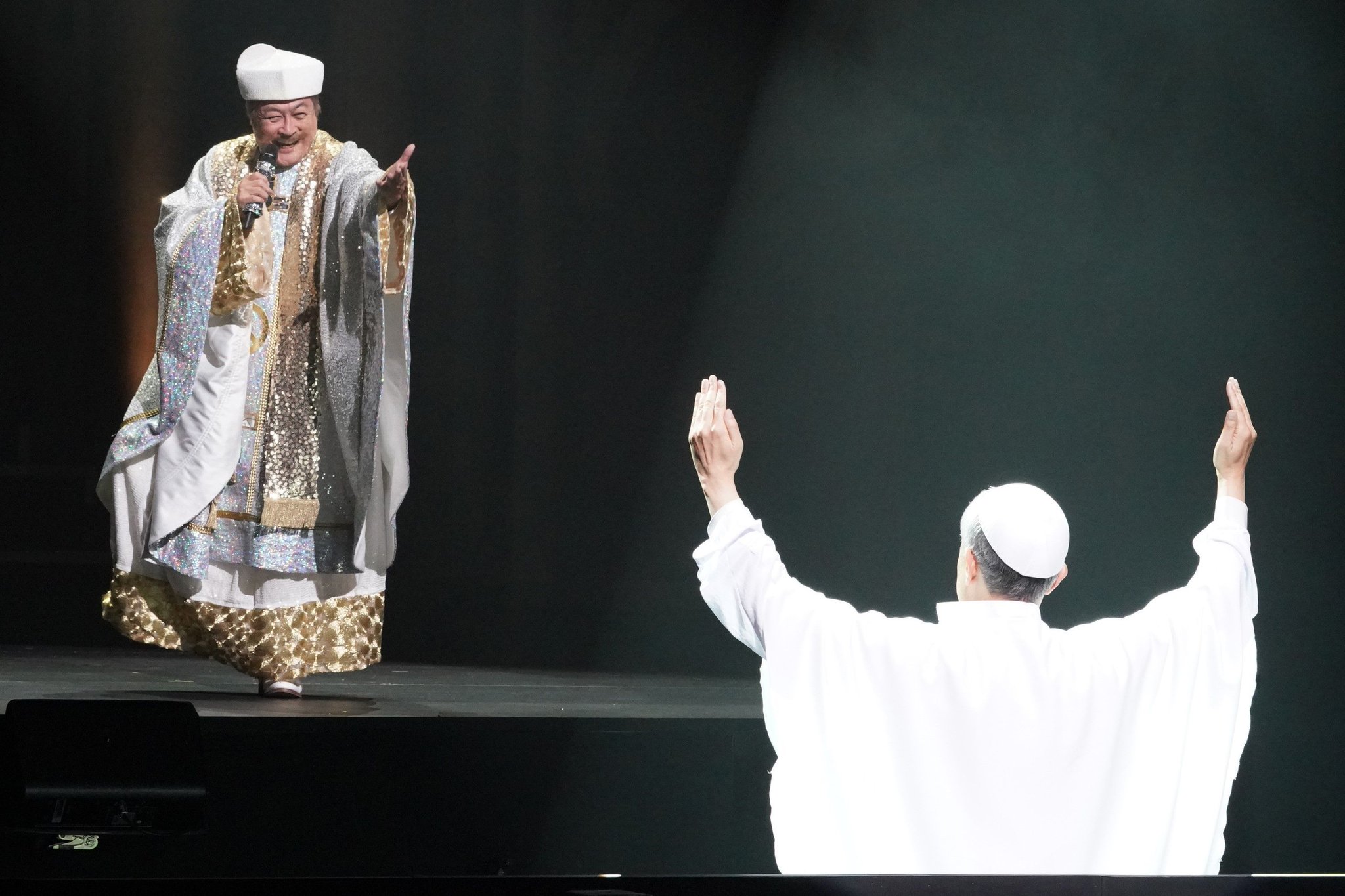 東宝演劇部 今 ここに謹んでお迎えいたします ローマカトリック教会最高位の聖職者にして イエス キリストの代理人 法王 パウロ六世 小野武彦 塩田明弘 天使にラブ ソングを シスター アクト