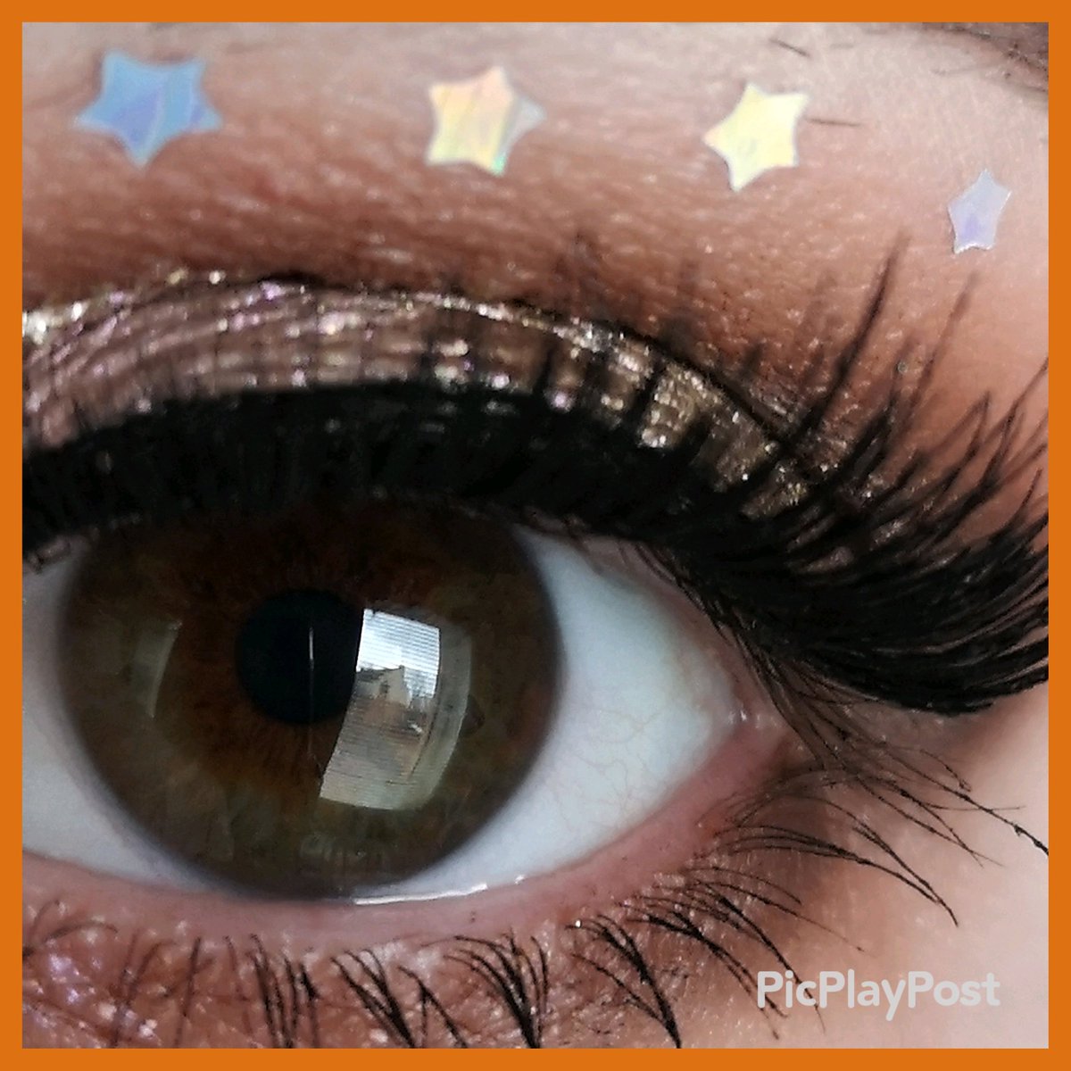 makeup_mummy17's tweet photo. Up close and golden

@MakeupRVLTN brow pencil dark brown
@ObsessionLDN_ Feels shadow palette &amp; Highlight in boss
Eyelure lashes blogger series sofancy

#eyeart #makeup #abhprsearch #revolutionprlist #jeffreestarprlist #thelist https://t.co/eSzZIIwzUN