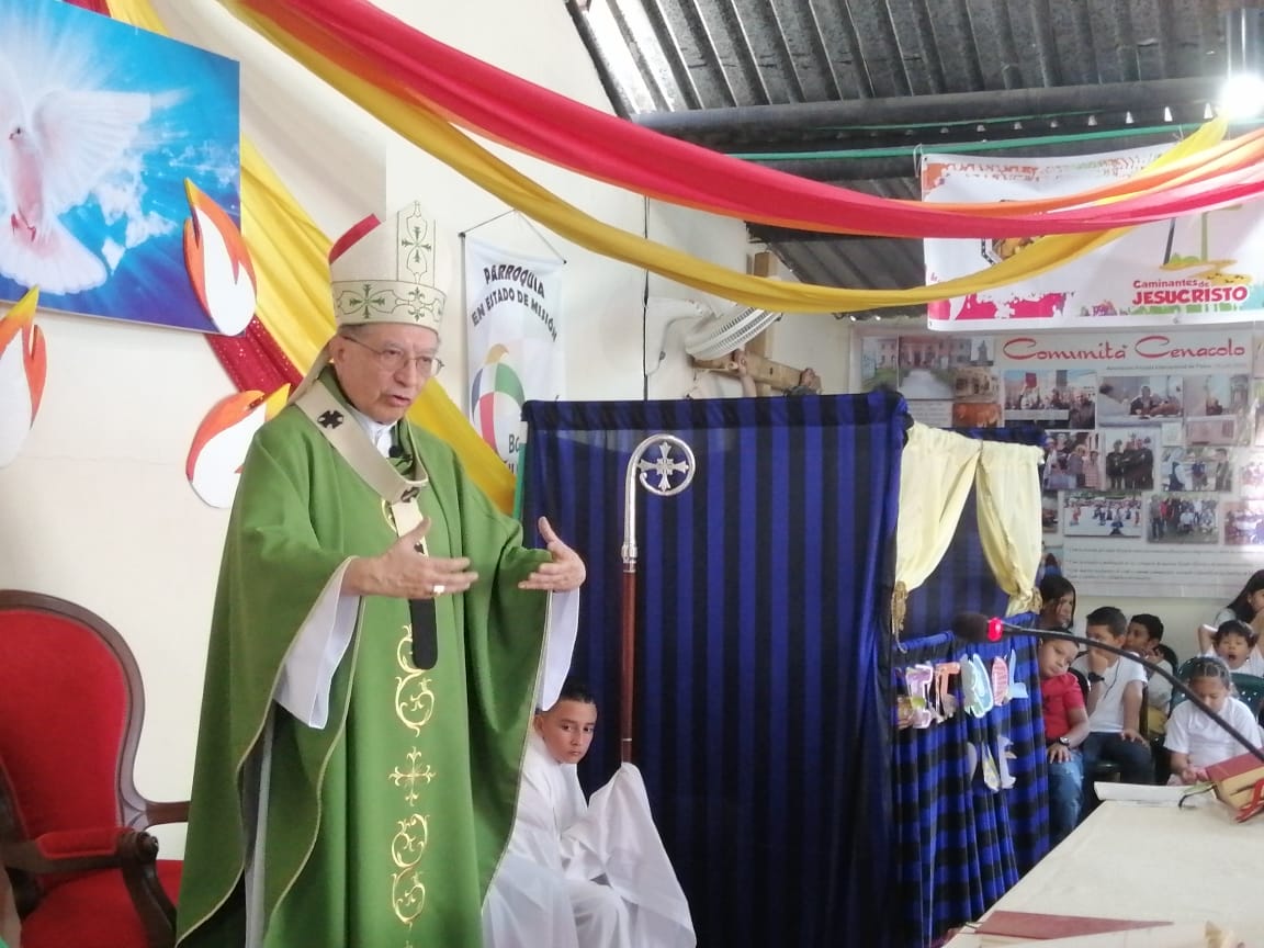 Parroquia2020's tweet photo. El Pasado Domingo
17 de Noviembre de 2019  como @Parroquia2020  en unión con nuestro Pastor Arquidiocesano  #MonseñorOscarUrbinaOrtega   Oramos por Colombia por una #ReconciliaciónIntegral entre el #Pueblo y el #Estado
#ColombiaDespierta @Prensa_Arq_Vcio @Pontifex_es https://t.co/M04IFaxFLx