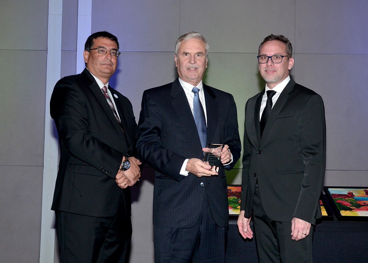 CICConstruction's tweet photo. CIC Construction Group was awarded the Loyalty Award by the Puerto Rico Minority Supplier Development Council (An affiliate of @NMSDCHQ). 
We are honored! https://t.co/7jXob3oX5J