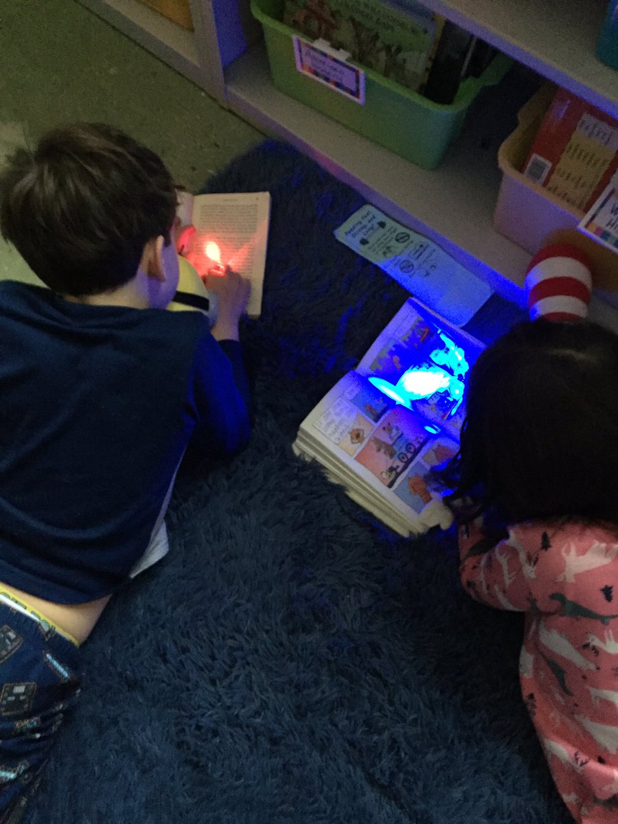 A fun morning of finger flashlight reading in Mrs DiNardo’s and Mrs. Proctor’s classes.#TuckahoeRocks <a href="/TuckahoeSchool/">Tuckahoe Elementary School</a> @TuckahoeAP @TuckPrinc