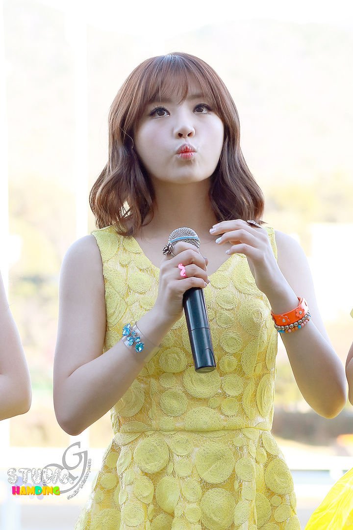 fobtay's tweet photo. happy birthday to our sunshine, eunbi. 💗 #LovelyEunBDay https://t.co/eanrLMsx9p
