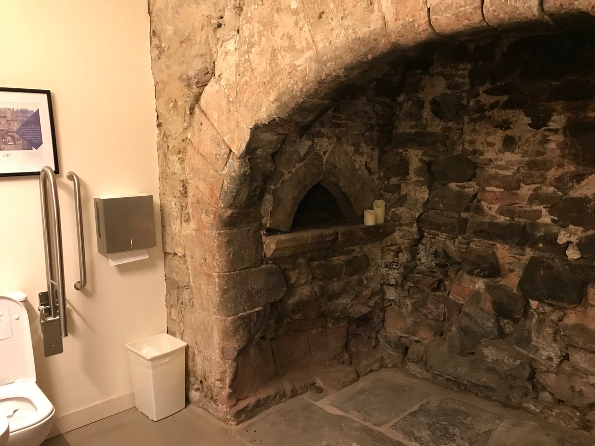 The accessible toilet @Riddlescourt - fine example of reusing traditional buildings and sympathetically adapting their rooms into functional and modern spaces (this is a 16th c fireplace)! 

#conservation #scotlandshistory #historicedinburgh #edinburgholdtown