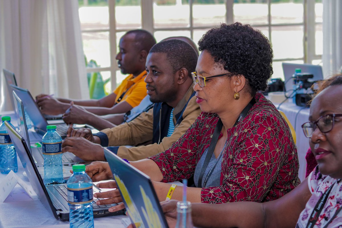 mdichip's tweet photo. Dr. Elizabeth Wala @lizwala from @Amref_Kenya giving a presentation on Universa Health Coverage (UHC). 'UHC should use a primary healthcare approach. UHC is not NHIF'
#CHSS2019 https://t.co/Iy9ypN4JTT