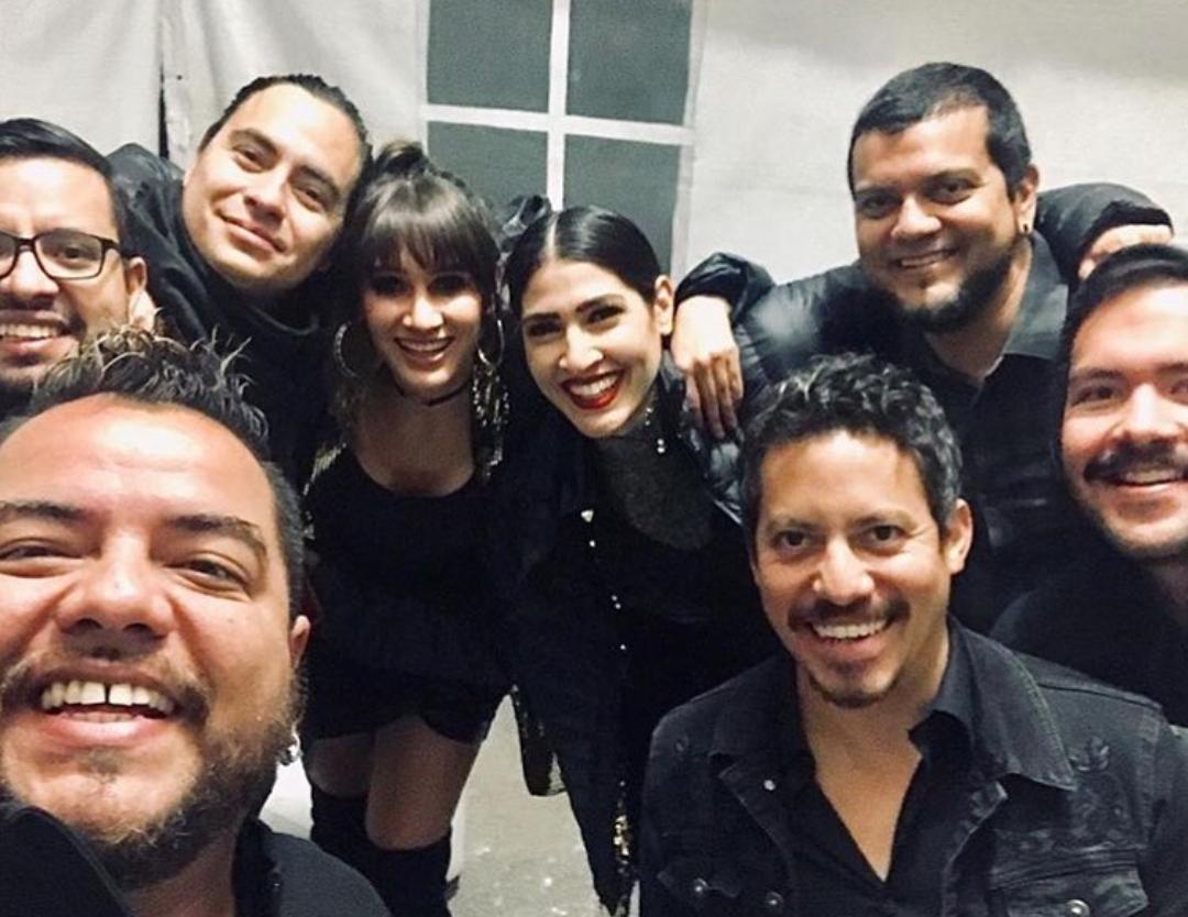 100HaAshGdl's tweet photo. #FelizDiaDelMusico a todos los que hacen posible #HaAsh 💕. Gracias por cada concierto, cada composición, cada acorde, son lo máximo 🎶🎻🎹🎛🥁🎸🎶 @haashoficial #Hanna #Ashley #mateopianista @Duartecello @RikardoKortes #Ferruvel @titoruelas https://t.co/q4tFi1SORT