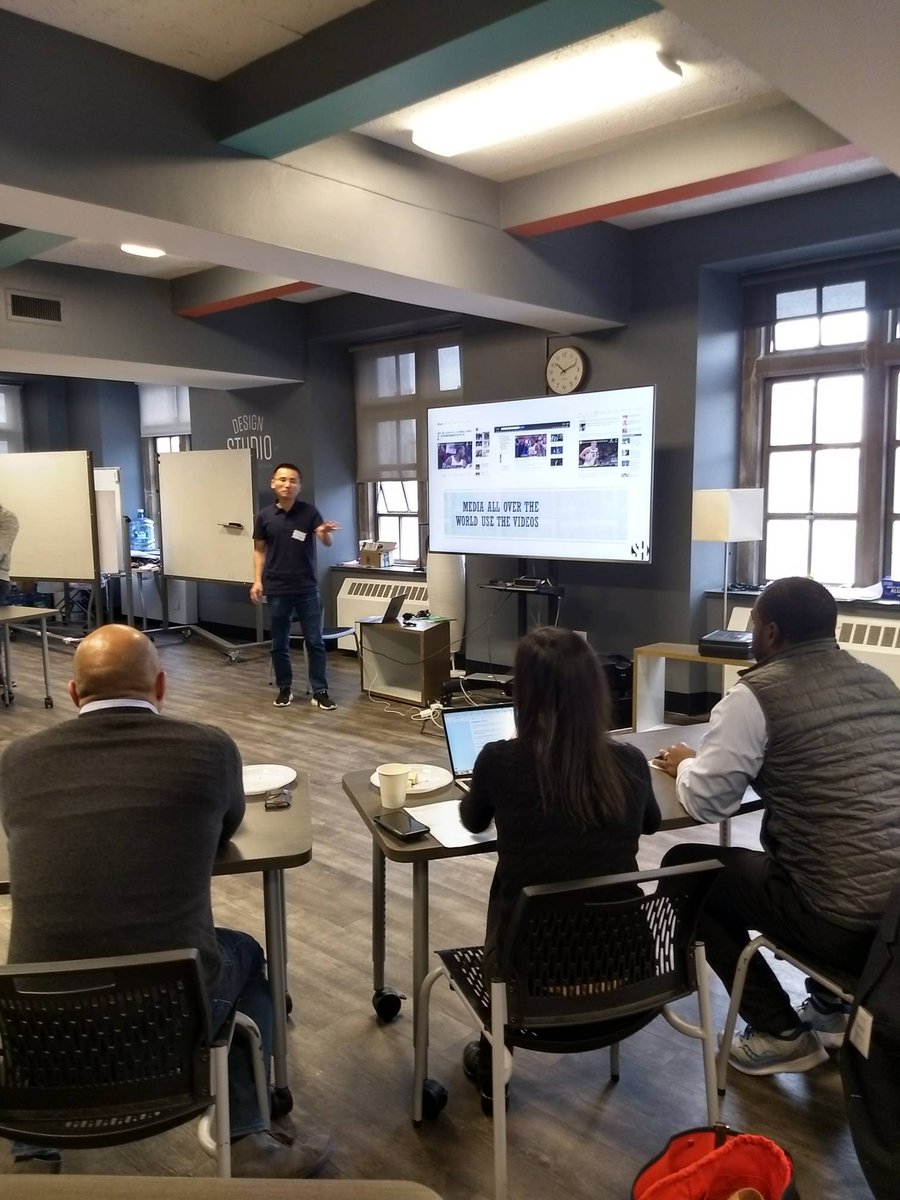 LangCenter_CBS's tweet photo. Zheng Li of Smart Highlights covers sports highlights with machine learning for #Lang_Greenhouse #CBSstartups   @Columbia_Biz https://t.co/OweXQJZ89f