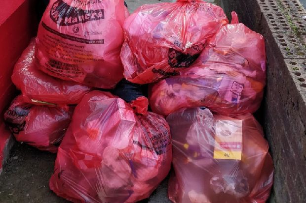 buff.ly/2r98yfp 'Dead animals, deadly asbestos, and truckloads of rubbish: The true picture of fly-tipping in Blackpool' #AsAw20 #asbestos #mesothelioma