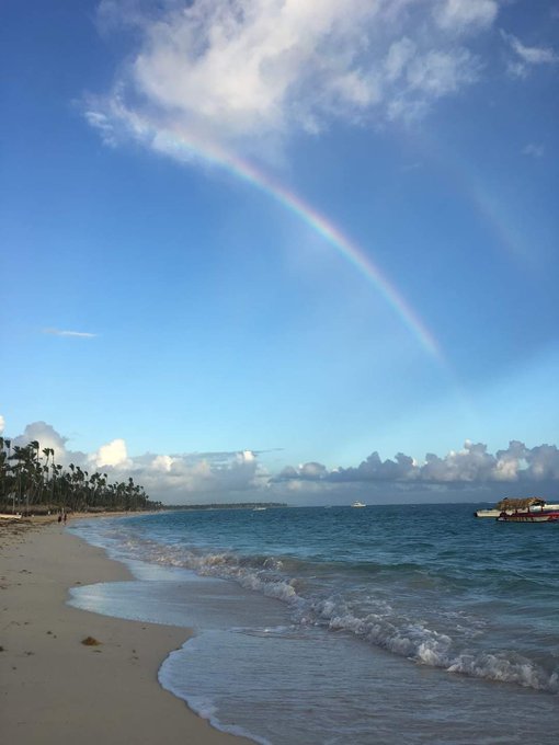 One of the most perfect pics belongs to my friend Stephanie https://t.co/mzP57oN6Yi