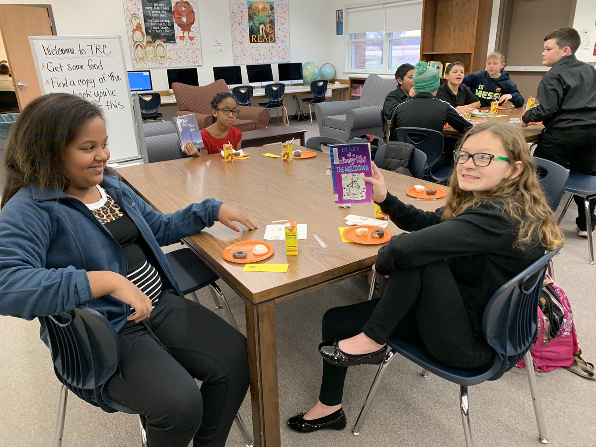 BrucherReads's tweet photo. A Teen Read Cafe at GMS library this morning . Donuts with recs from friends to load up on books for the long week ahead. #gmsreads #mglit @geneseodist228 https://t.co/pkNOjmYQOU
