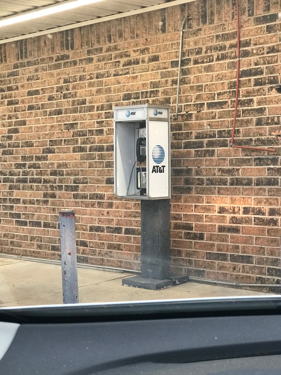 Ge0rgE_RiVaS's tweet image. Saw a ancient artifact this morning. My kids wouldn’t know what to do. 🤣🤣 #collectcall #oldschool