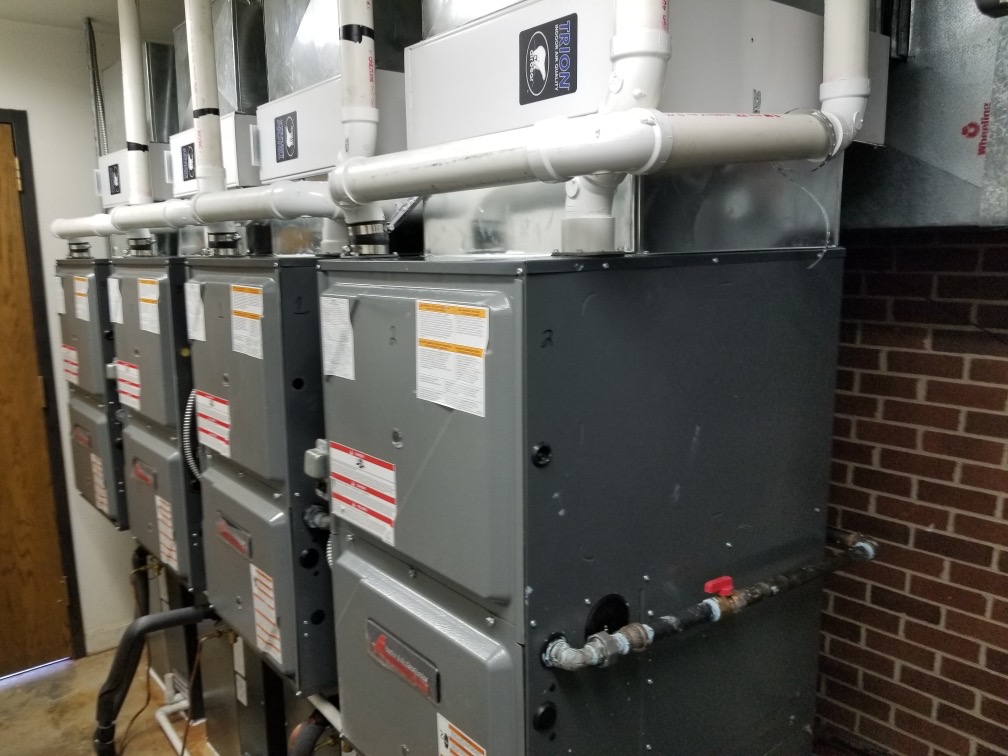 WhinkServices's tweet photo. No job is too little or too big  for us! This is 4 Amana Furnaces that we did for a church in Eldora, IA! #HVAC #Installation #Amana https://t.co/UtdMWpVNDv