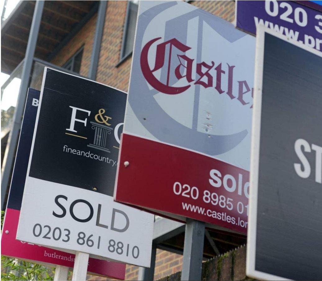 FandCCityLiving's tweet photo. Nice to see one of our boards illustrating the latest London property price news in the Evening Standard! 

https://t.co/WzlMgQbnKE https://t.co/LnE8Gh7KEj