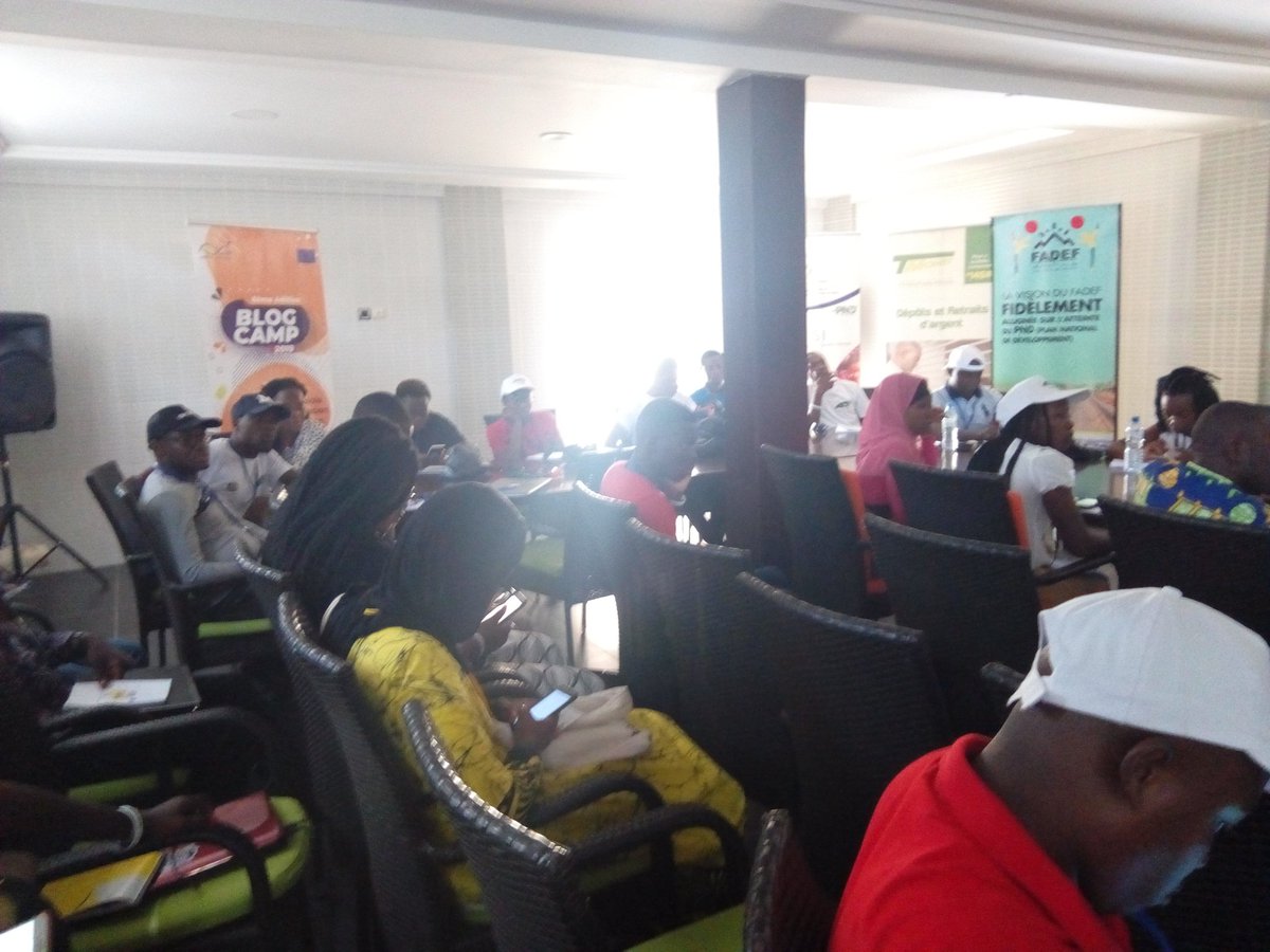 Apush_Bruh's tweet image. En cours au #BlogCamp avec @efycacement 
Theme: "Nouvelles stratégies de Monétisation d'un blog ou d'un média internet en 2020."

@Blog228 
@AphtalC 
@GuillaumeDjondo
#BlogCamp228
@228Events 
@228togoviwo 
#Fadef
#Defale