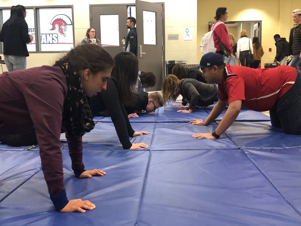 ARISE_program's tweet image. Starting off the morning with #SPACHSpushups #ECSRDstrength 🖤❤️🖤❤️